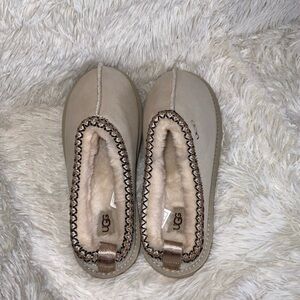 UGG Women's Beige Slippers